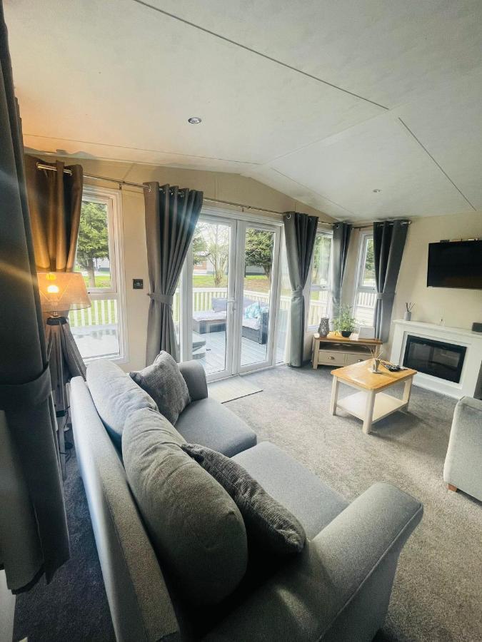 Buttermere Lodge With Hot Tub Barmby on the Moor Buitenkant foto